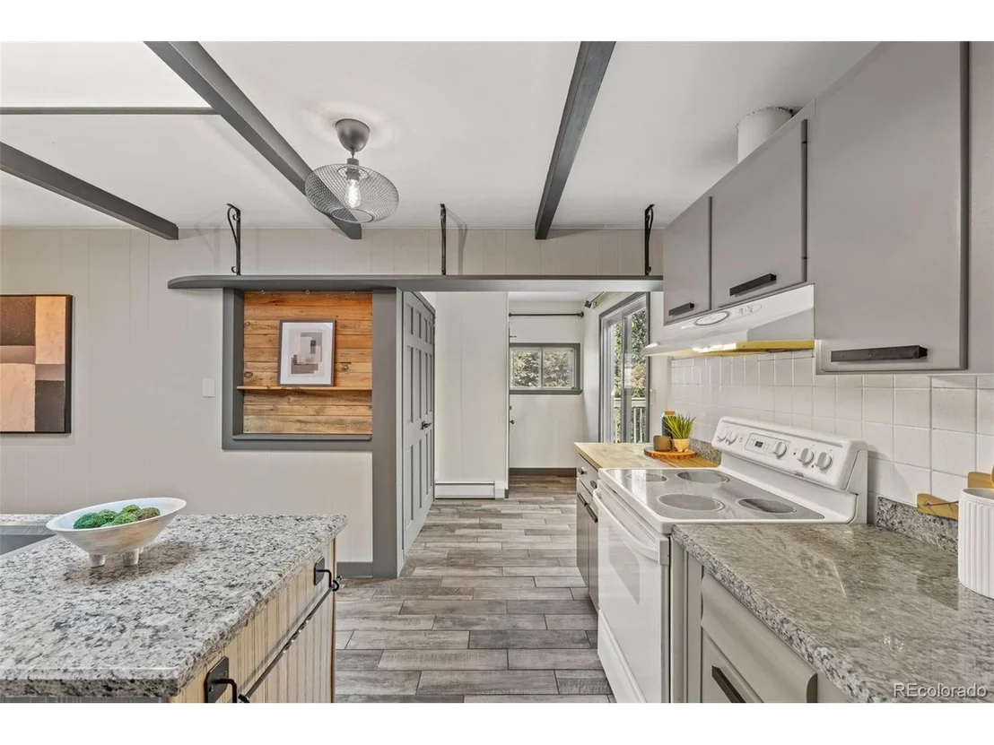 Photo of 5886 High Dr