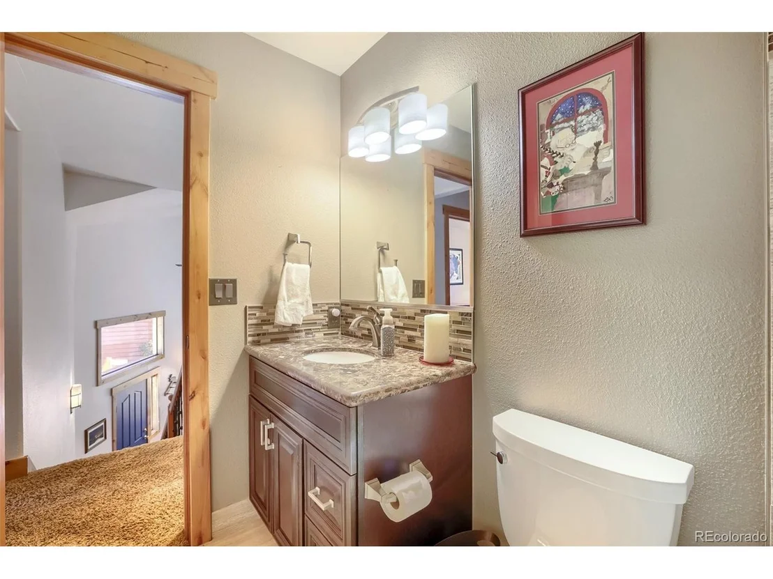Photo of 460 W Coyote Dr