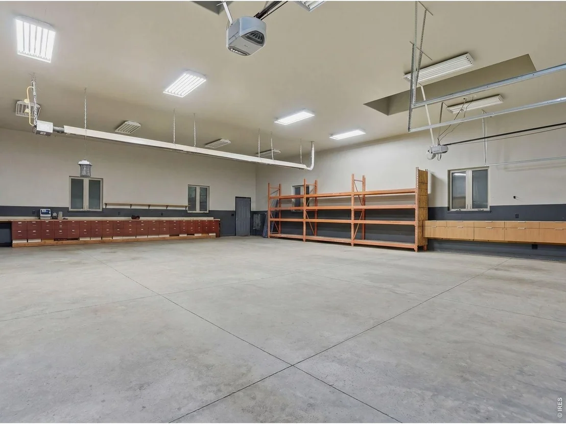 Photo of 39917 Hilltop Cir