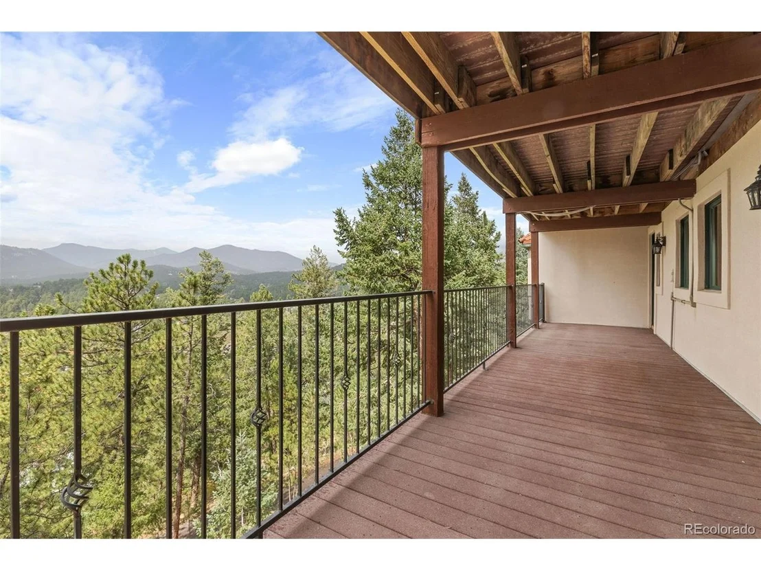 Photo of 27400 Overlook Dr
