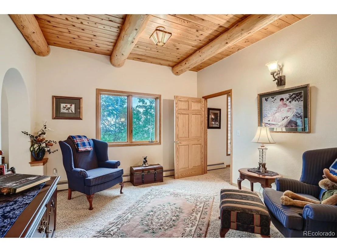 Photo of 1302 Royal Ridge Dr
