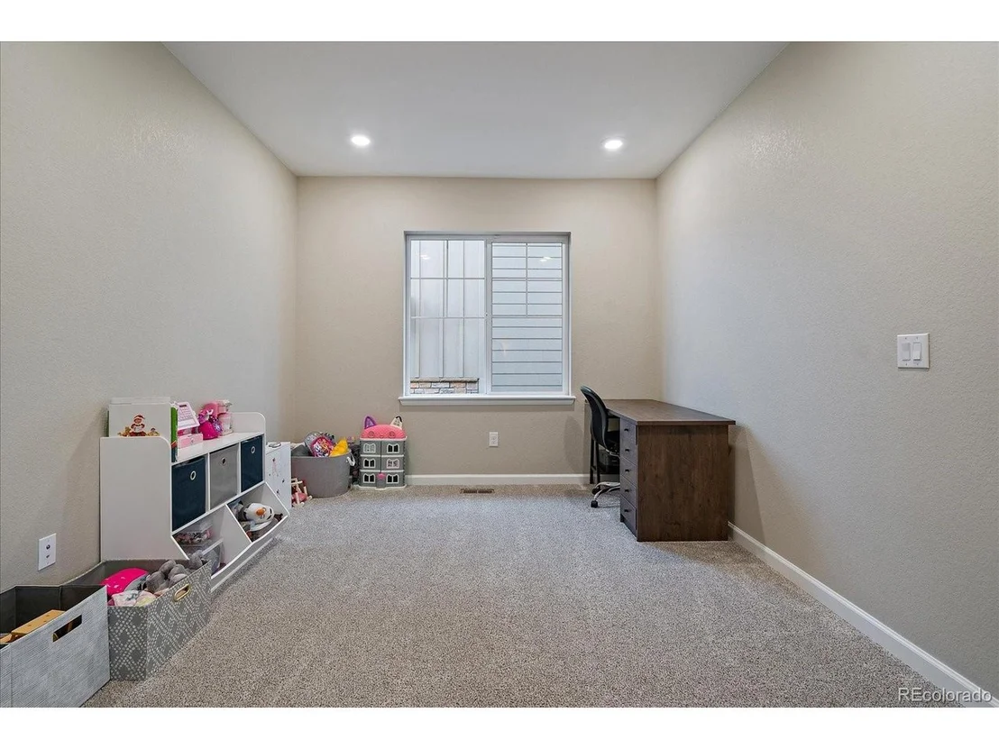 Photo of 7112 S Waterloo Way