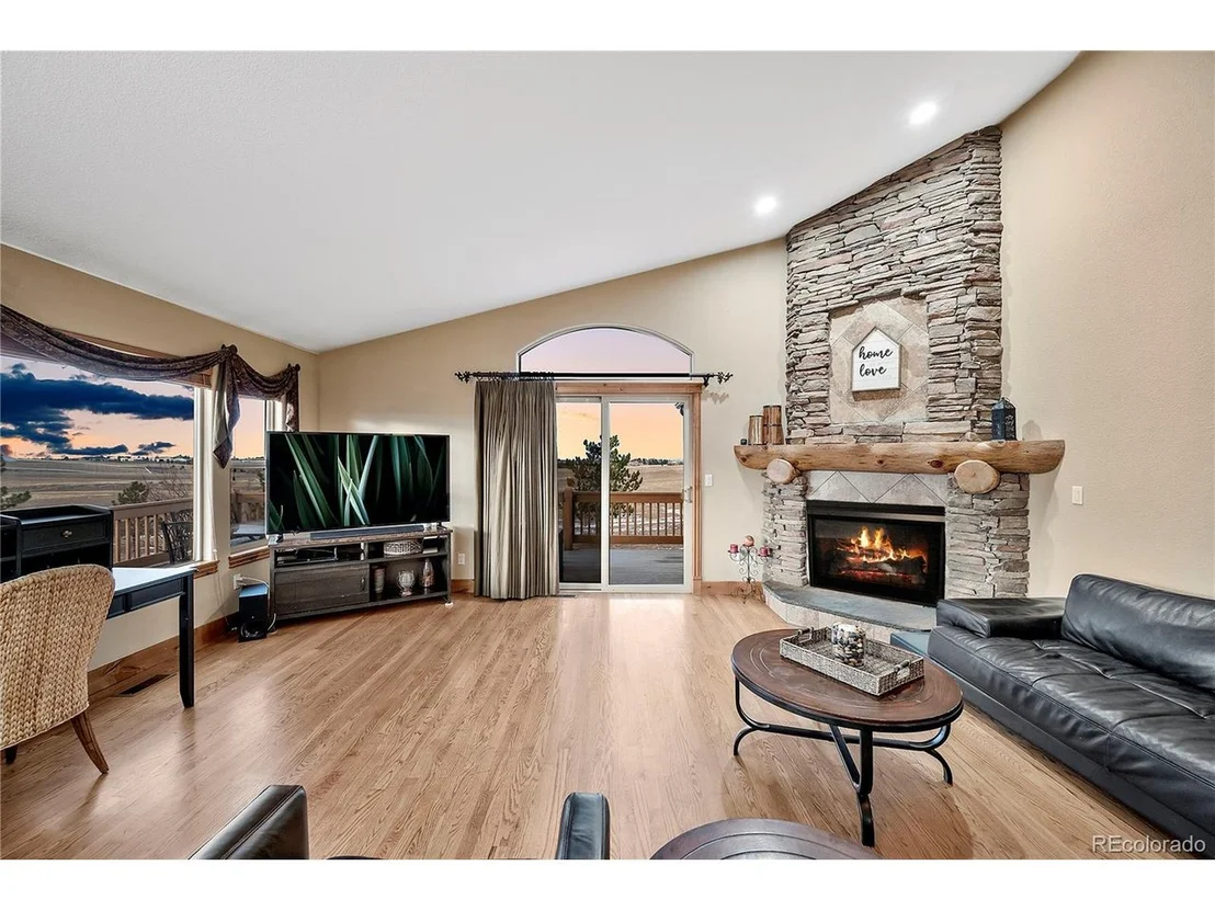 Photo of 855 Gregory Cir