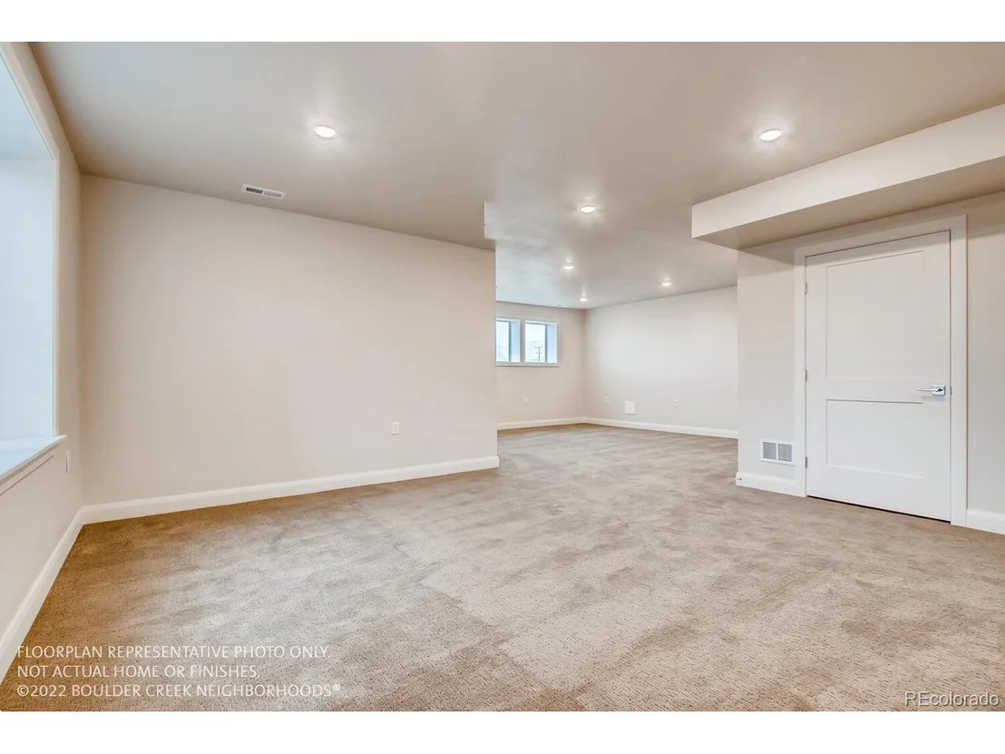 Photo of 886 Quarry Cir