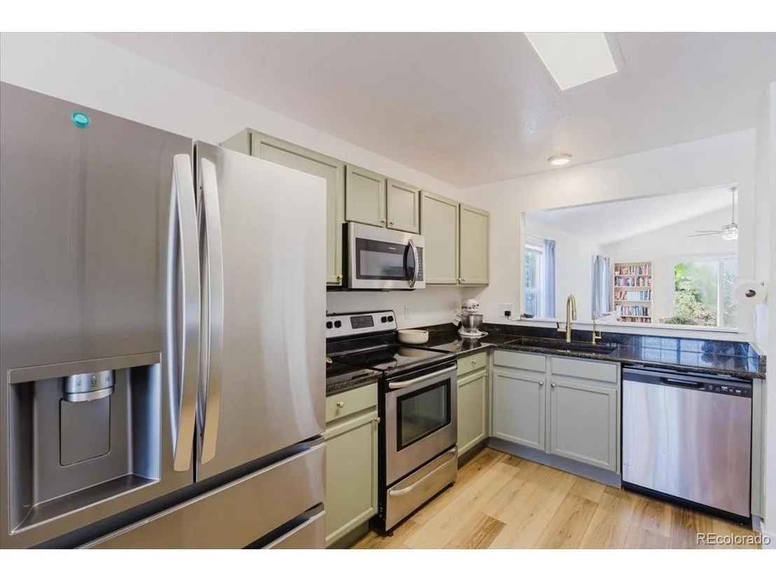 Photo of 9350 Morfontaine Rd