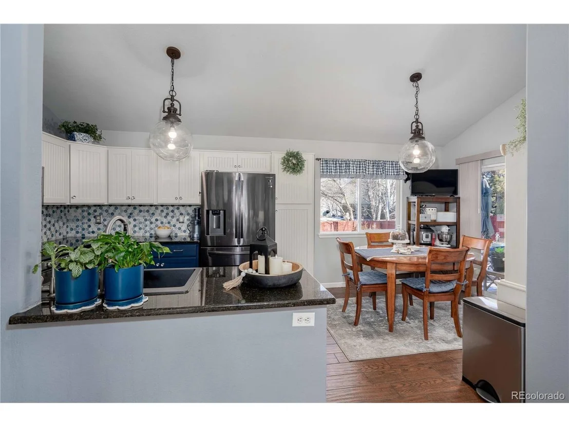 Photo of 647 Florence Ave