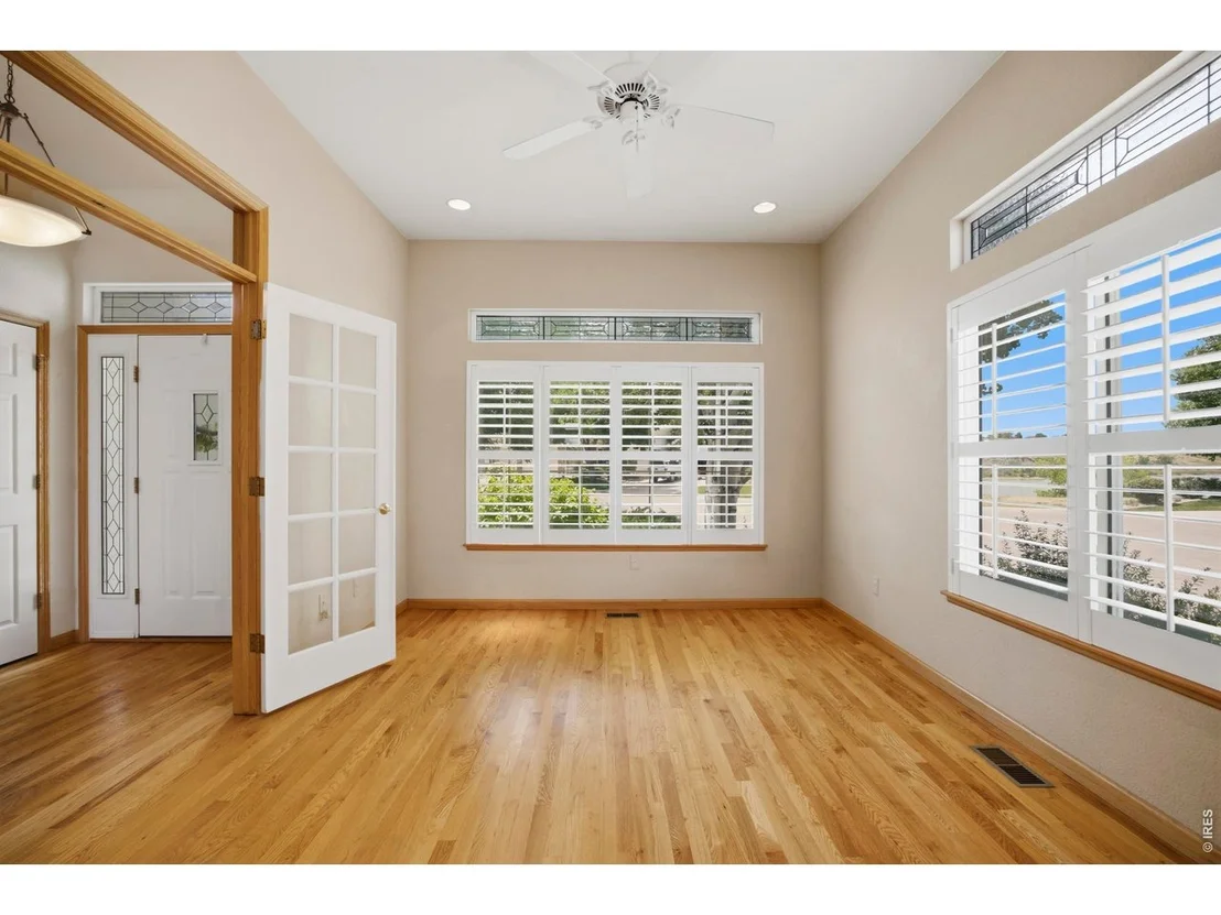 Photo of 535 Lakeside Pl