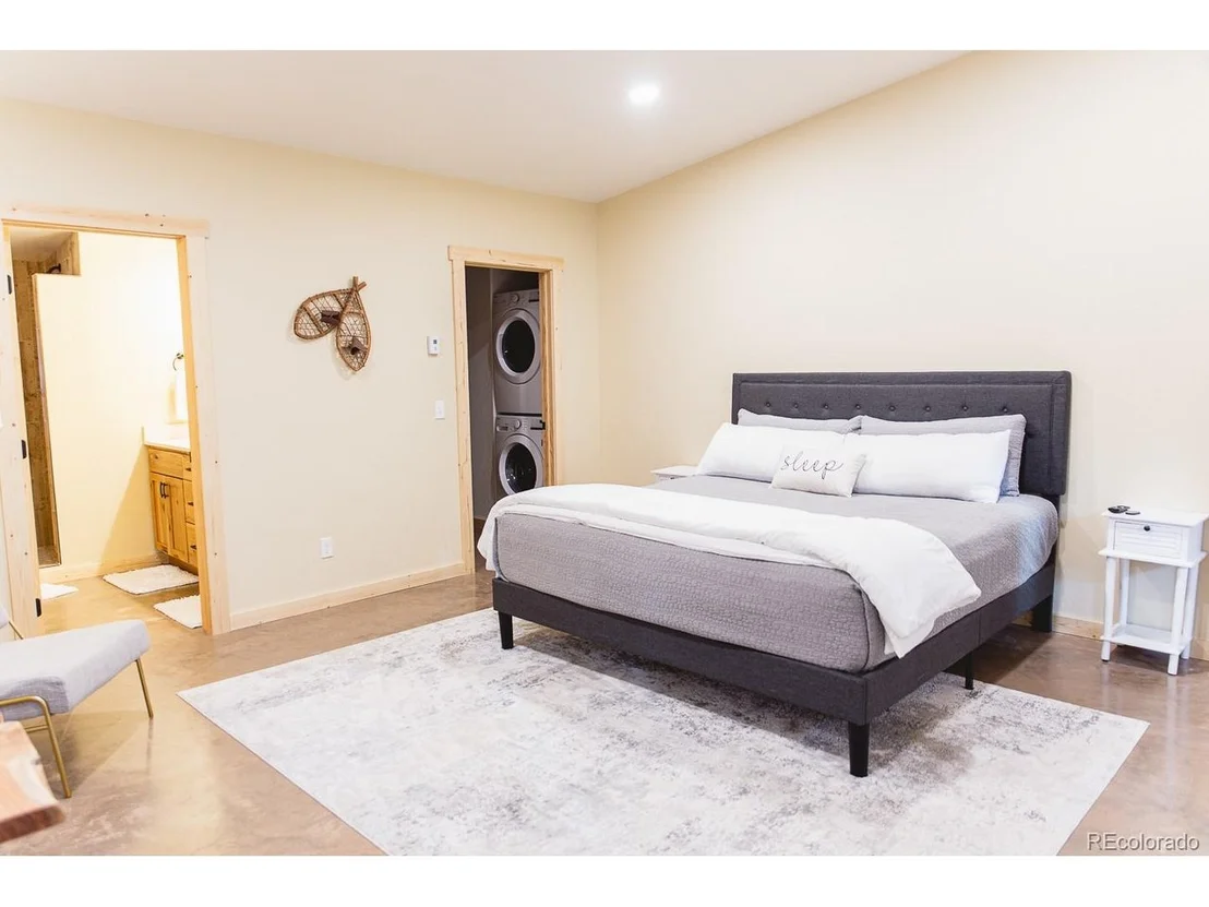 Photo of 1249 Circle 73