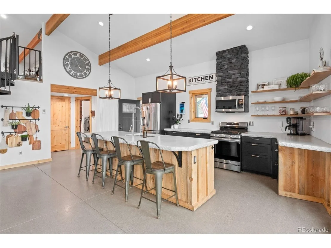 Photo of 150 Summit Dr