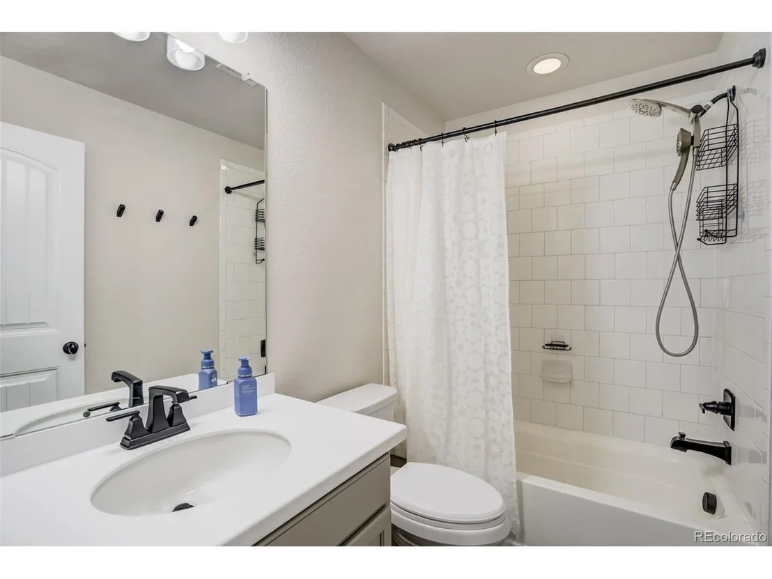Photo of 5059 Ditmars Ln