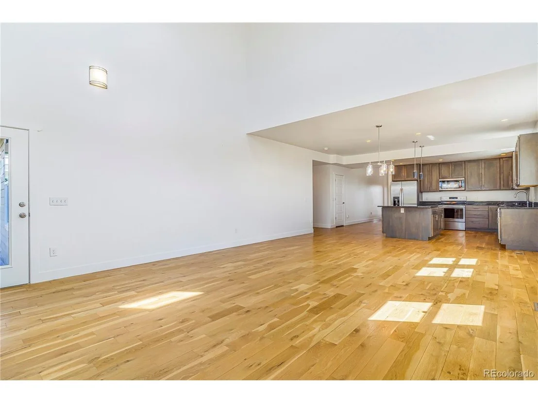 Photo of 497 Valley Way