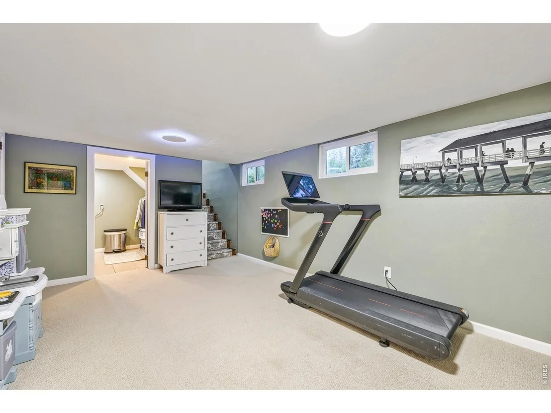 Photo of 202 8th Ave