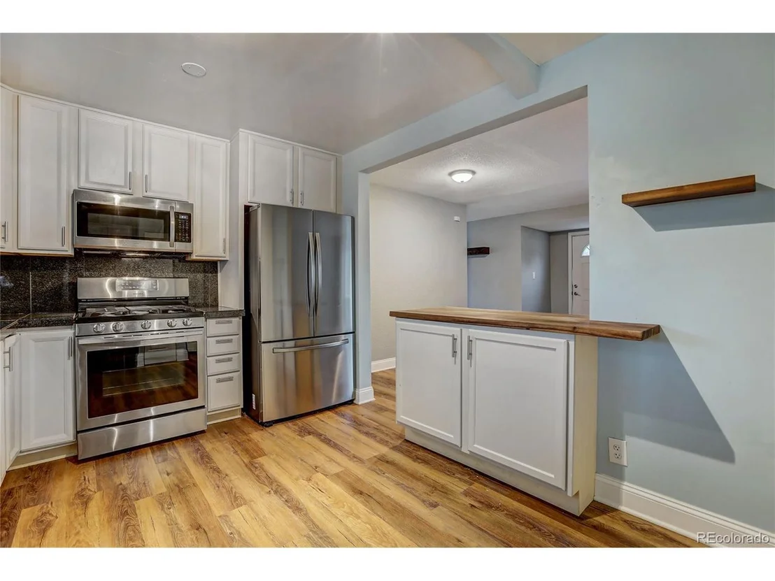 Photo of 2221 W Custer Pl
