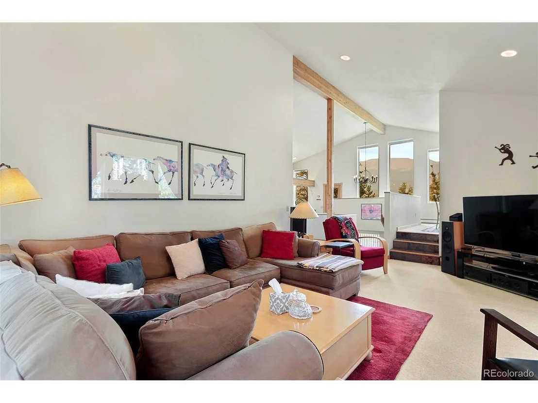 Photo of 212 Fairview Blvd