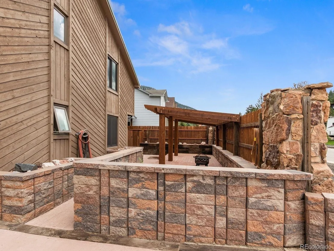 Photo of 2091 Clear Creek Dr