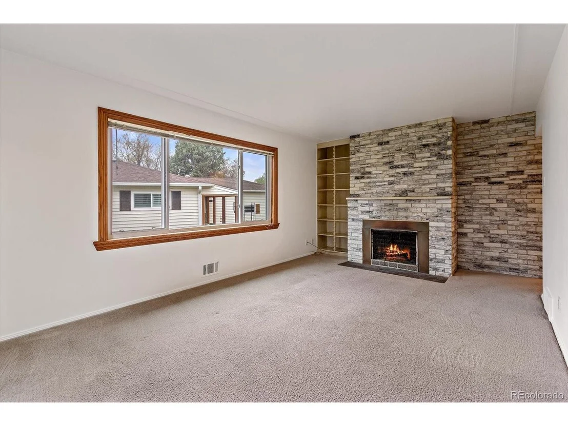 Photo of 3085 Robin Way
