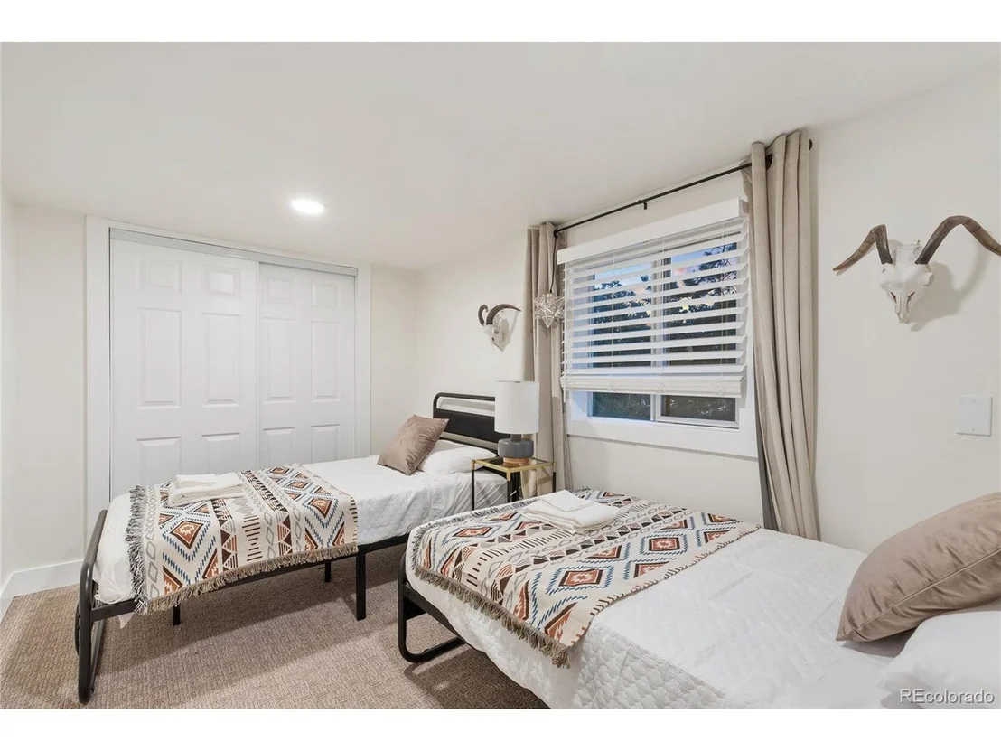 Photo of 29 S Pine Dr