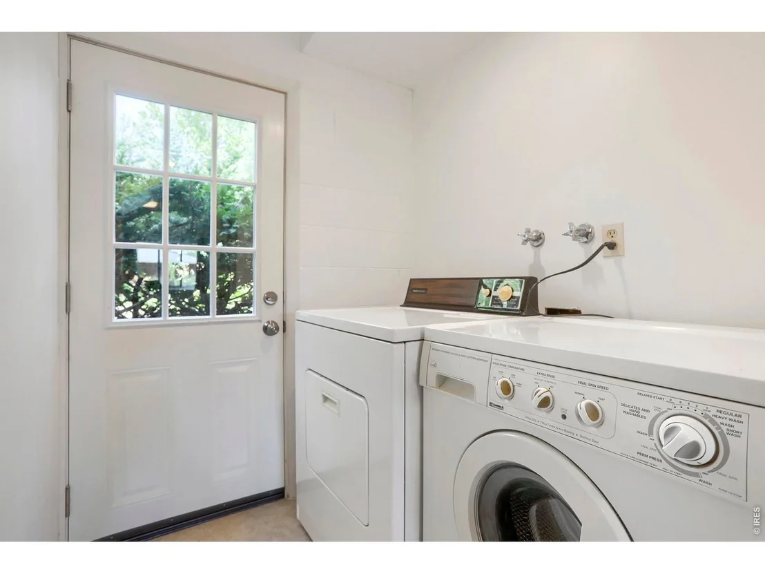 Photo of 2445 Forest Ave