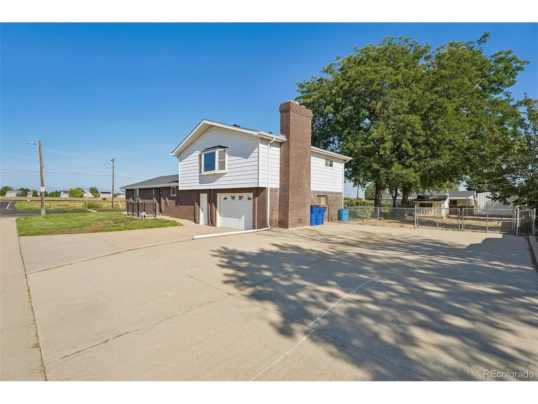 Photo of 101 2nd St