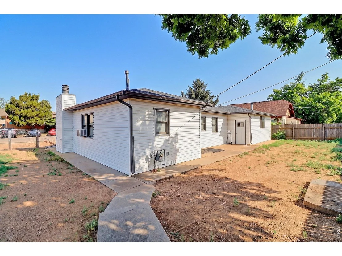 Photo of 3001 Sunset Dr