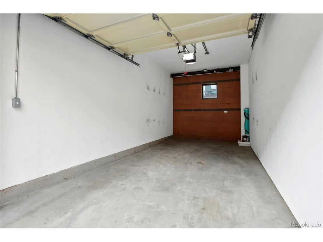 Photo of Unit 208 at 4520 Broadway St