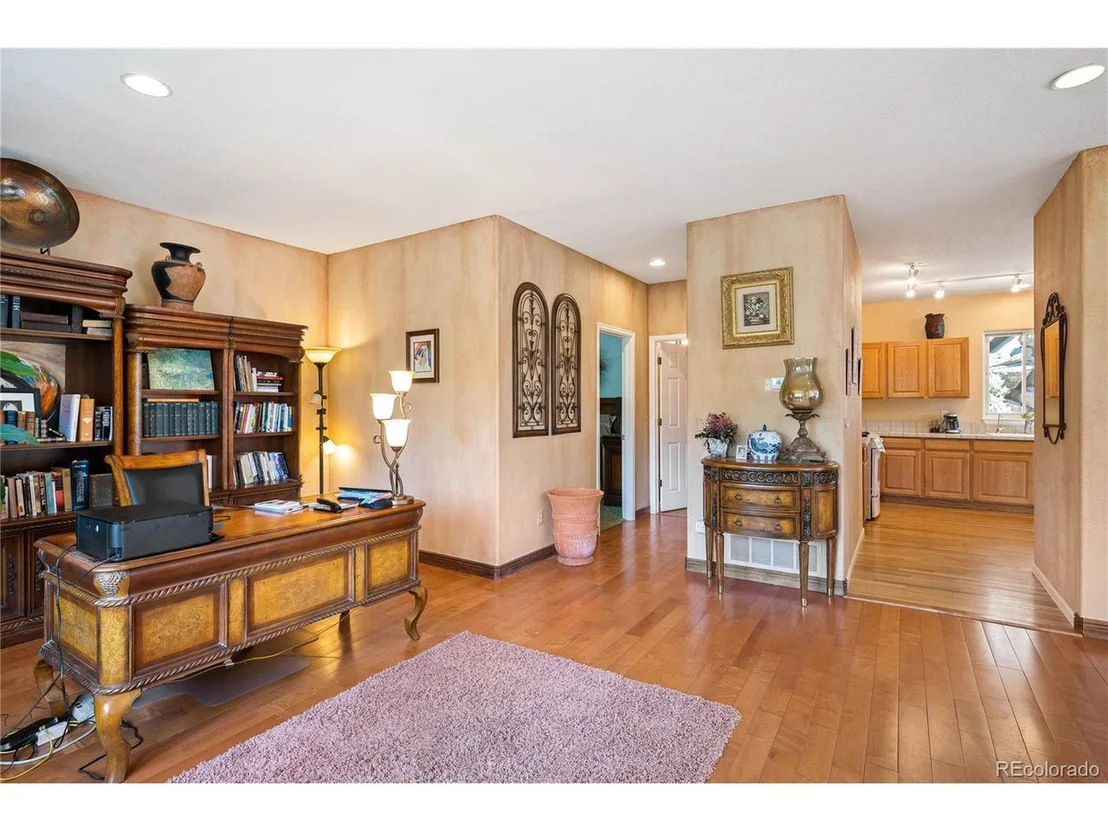 Photo of 6935 Sprucedale Park Way