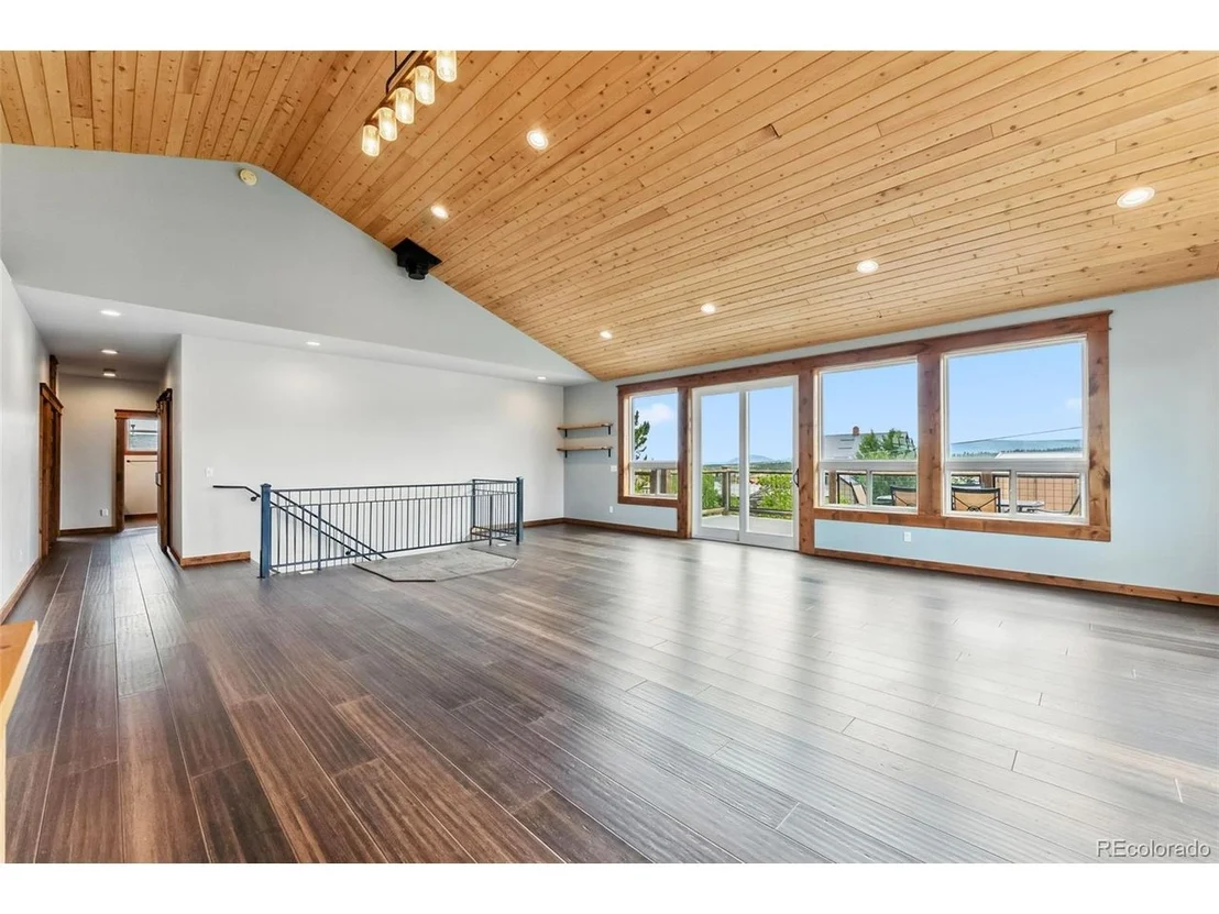 Photo of 701 Clark St