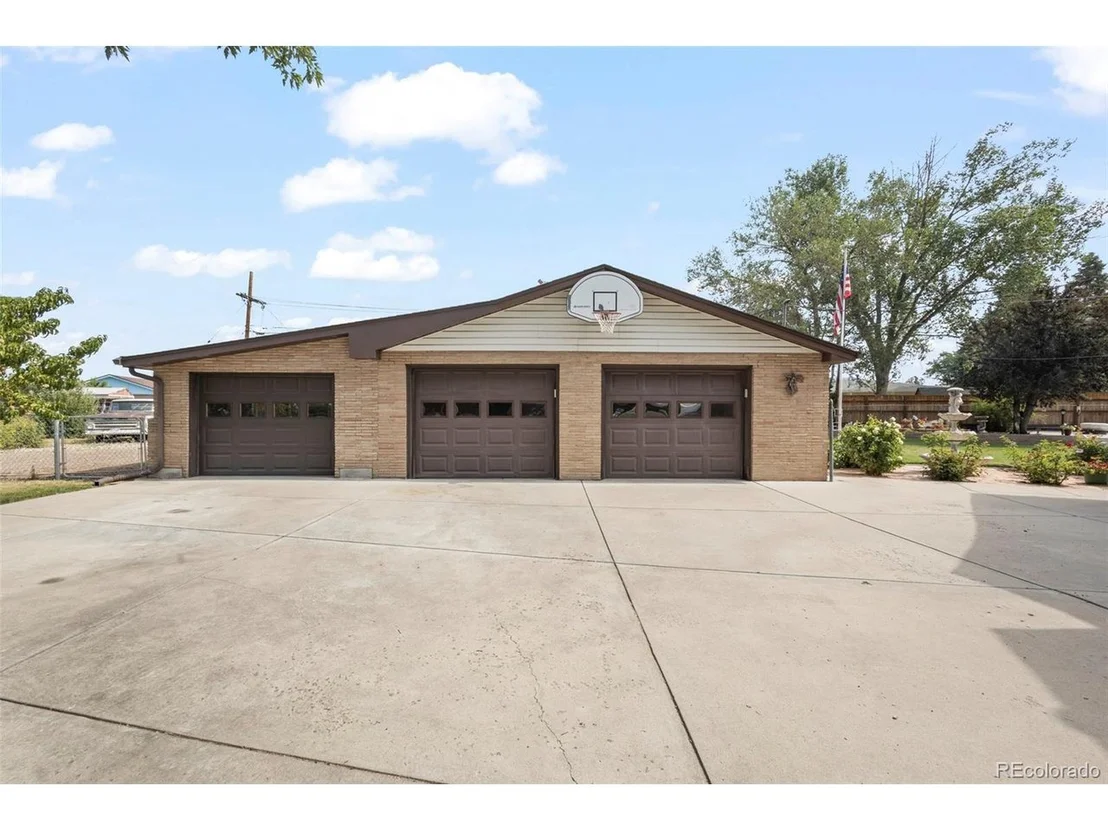 Photo of 1469 Douglas Dr