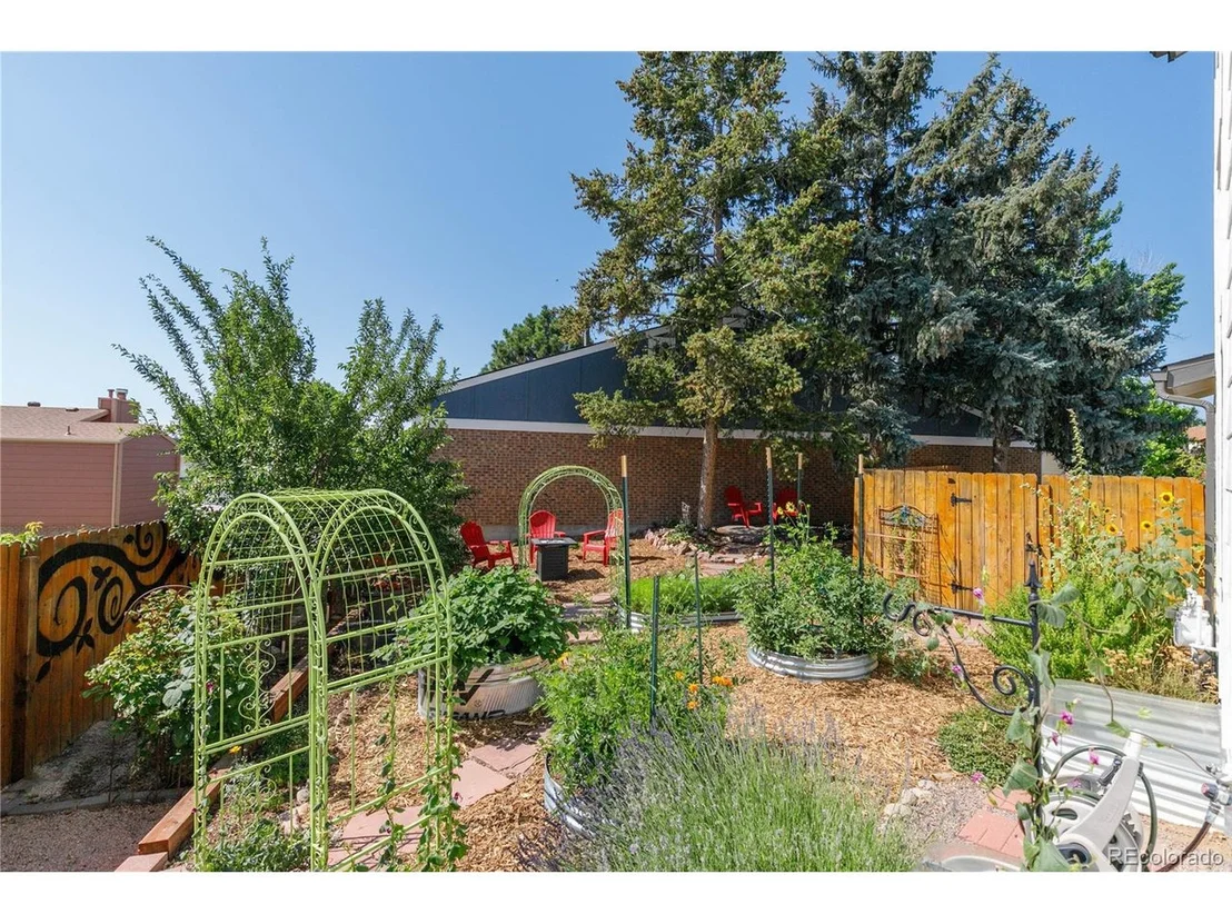 Photo of 5633 W 71st Pl