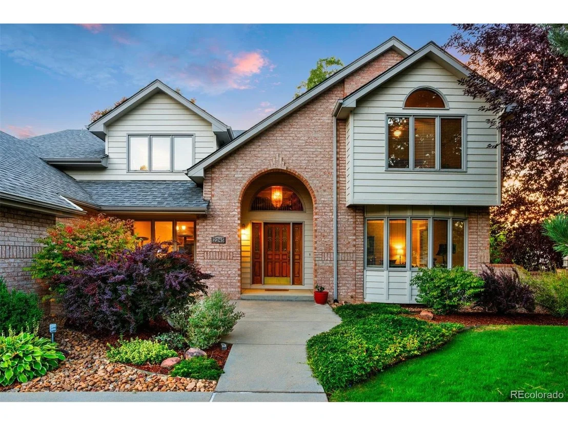 Photo of 2245 Ridgeview Way