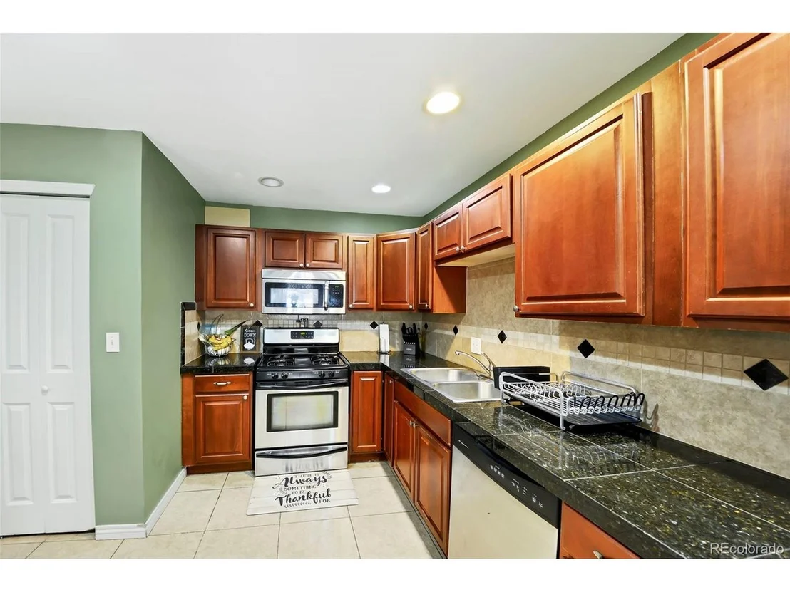 Photo of 2180 Hoyt Dr