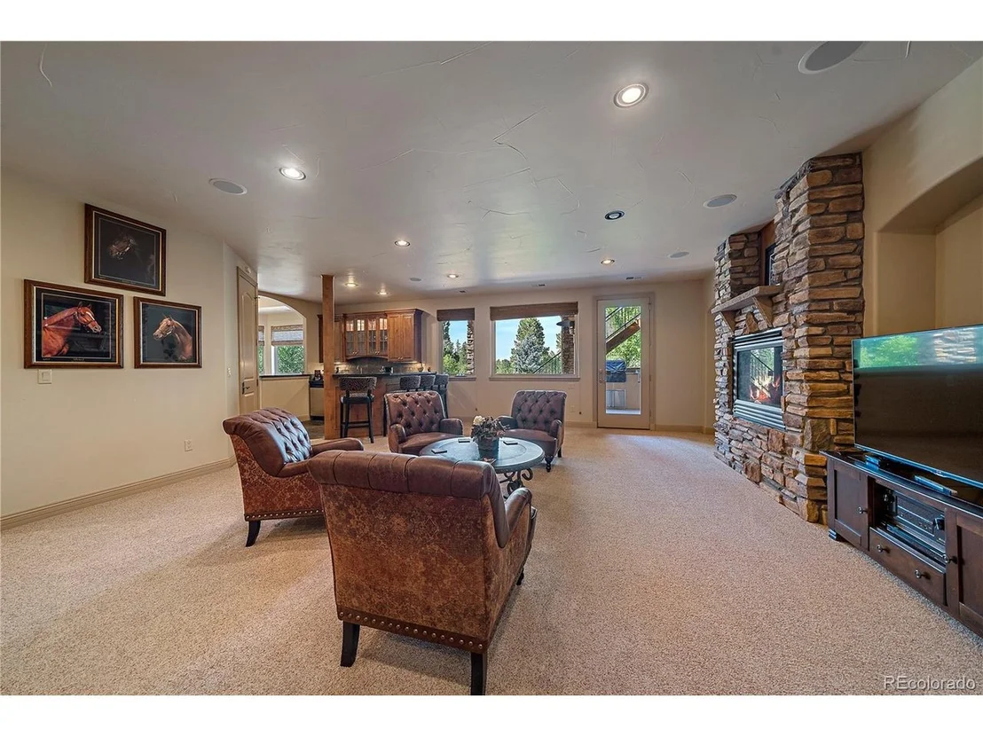 Photo of 8881 Windhaven Dr