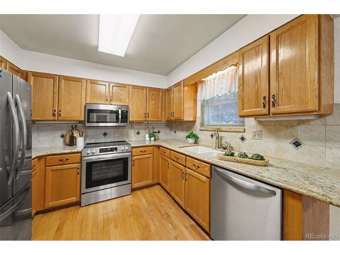 Photo of 327 Maple Dr