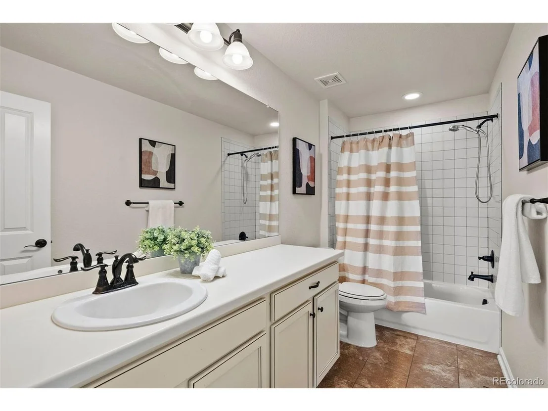 Photo of 352 Taurus Dr