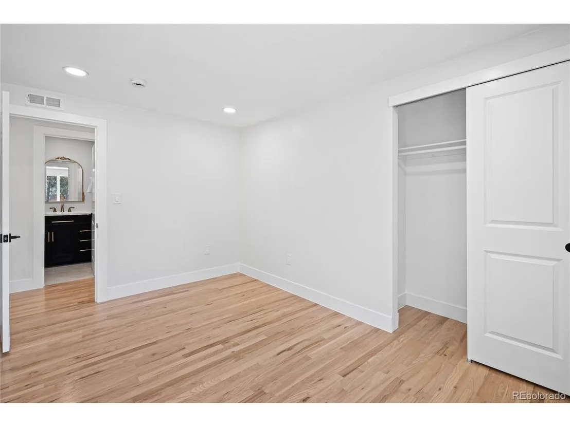 Photo of 6766 Zenobia Loop