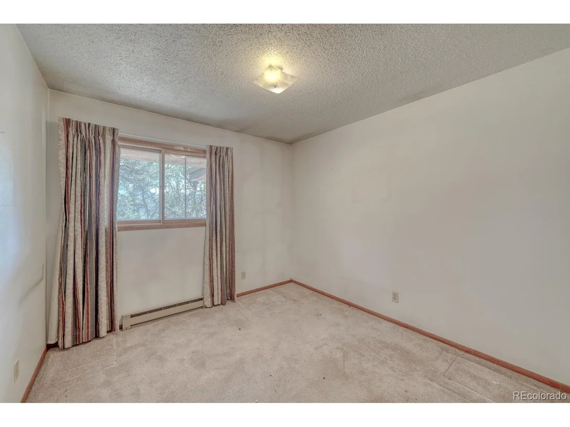 Photo of 10239 W Cheyenne Cir