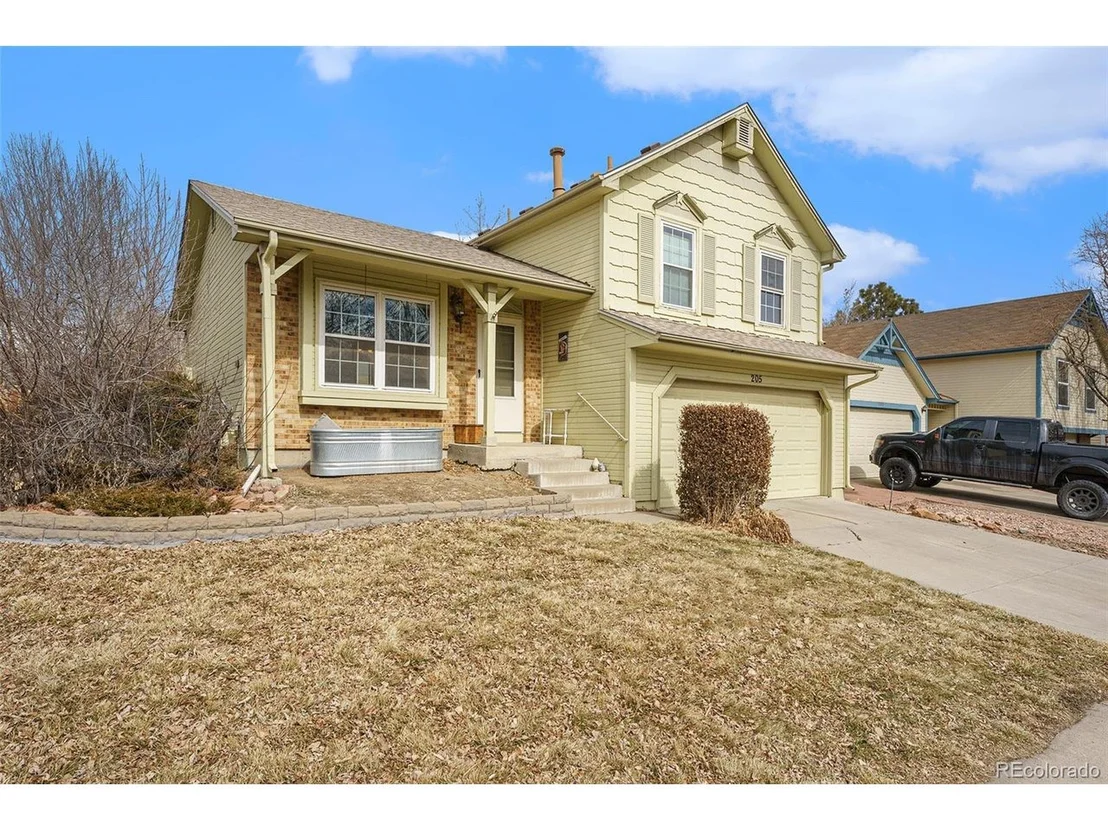 Photo of 205 Redwood Cir