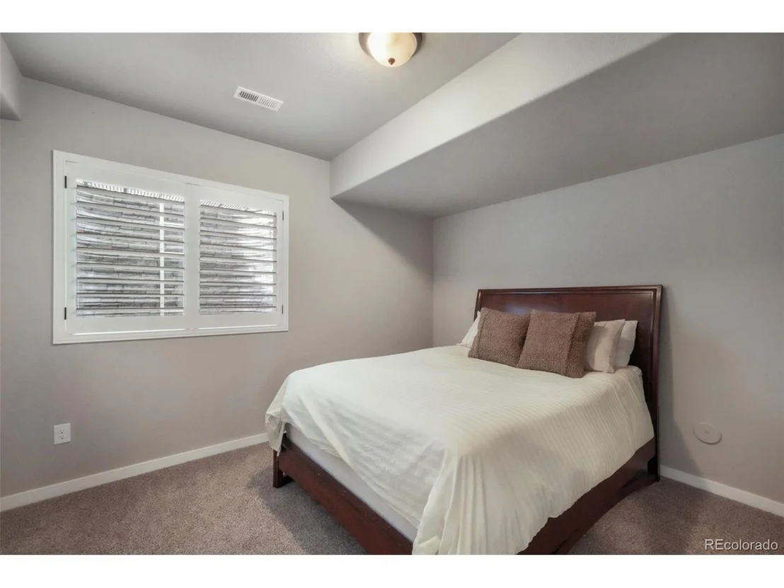 Photo of 2573 Lakes Edge Dr