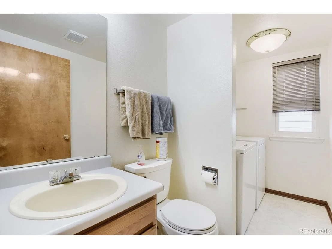 Photo of 6254 Laguna Cir