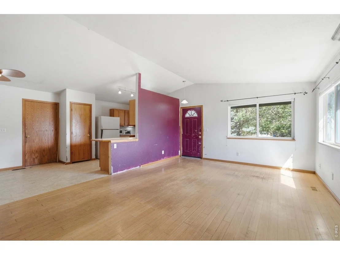 Photo of 347 Walnut Dr