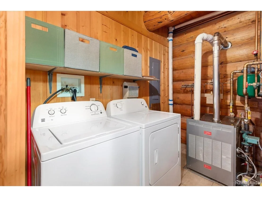 Photo of 682 Spruce Dr