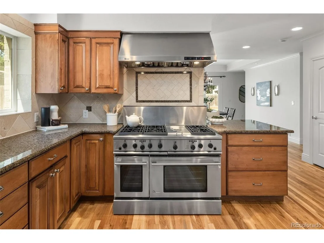 Photo of 1075 Jersey St