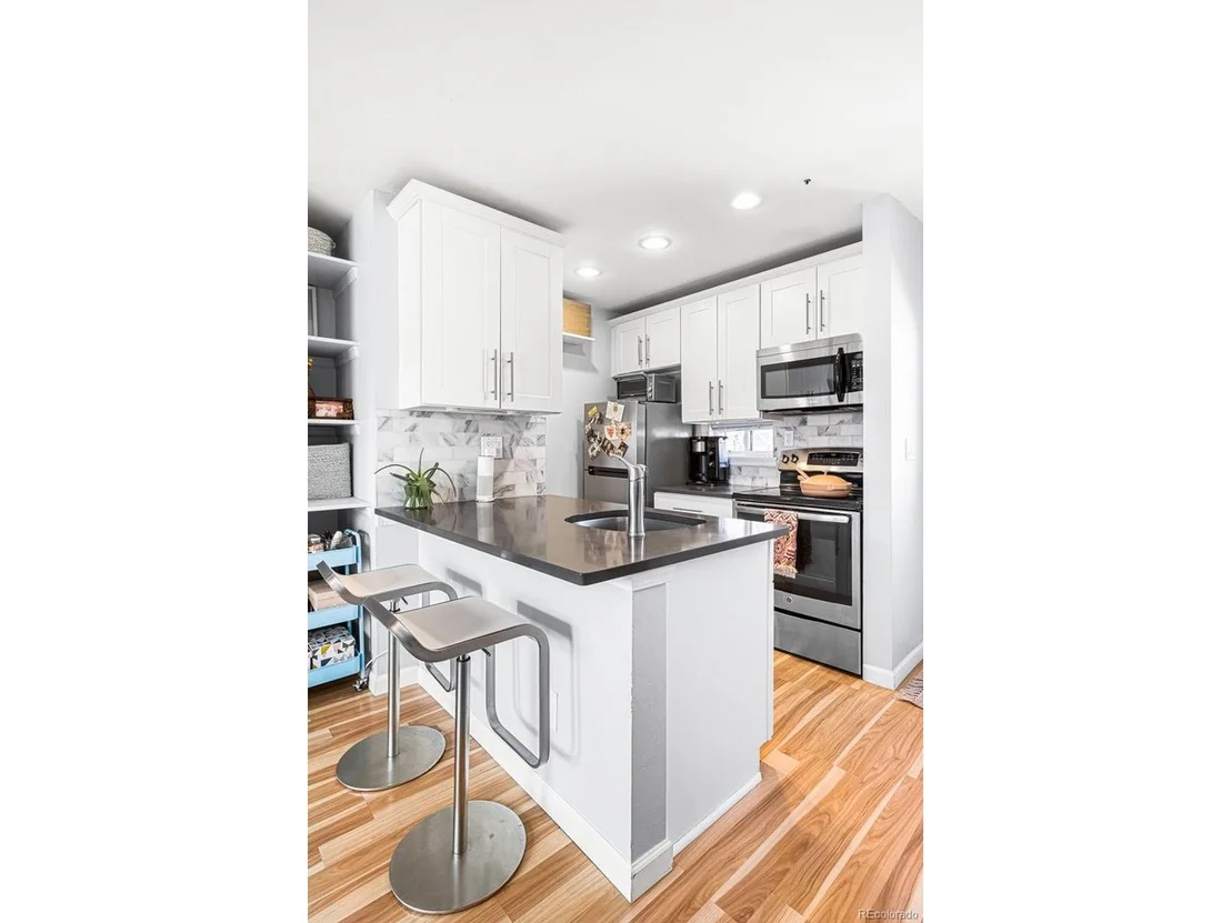 Photo of Unit 20 at 3025 Broadway St
