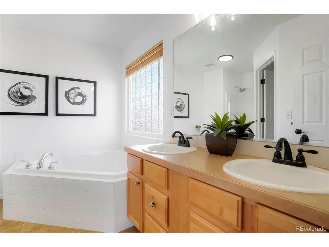 Photo of 1728 Dyer Loop