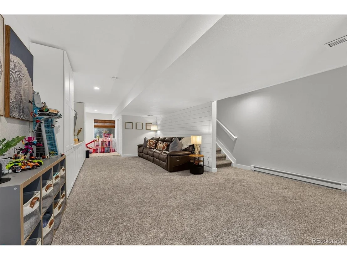 Photo of 10965 Dearborne Dr