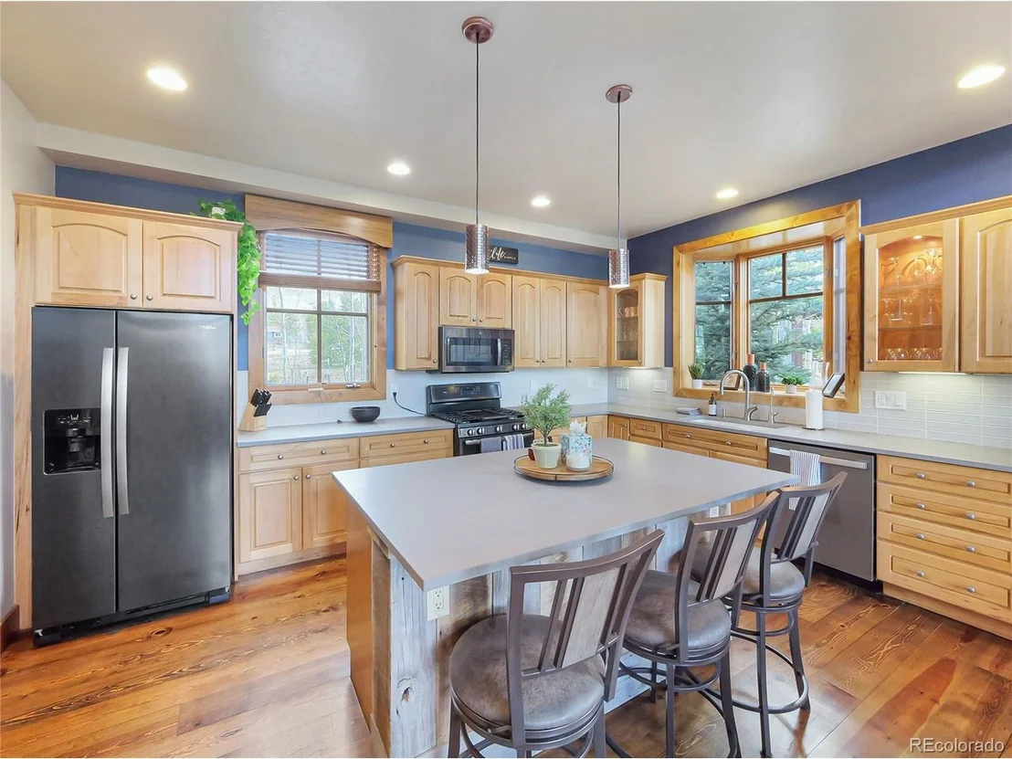 Photo of 77 B Rd