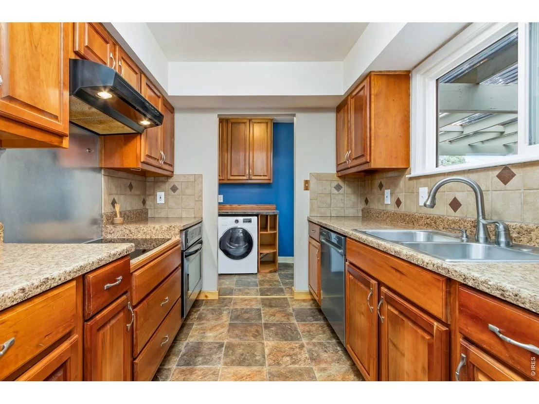 Photo of 3300 Tharp Dr