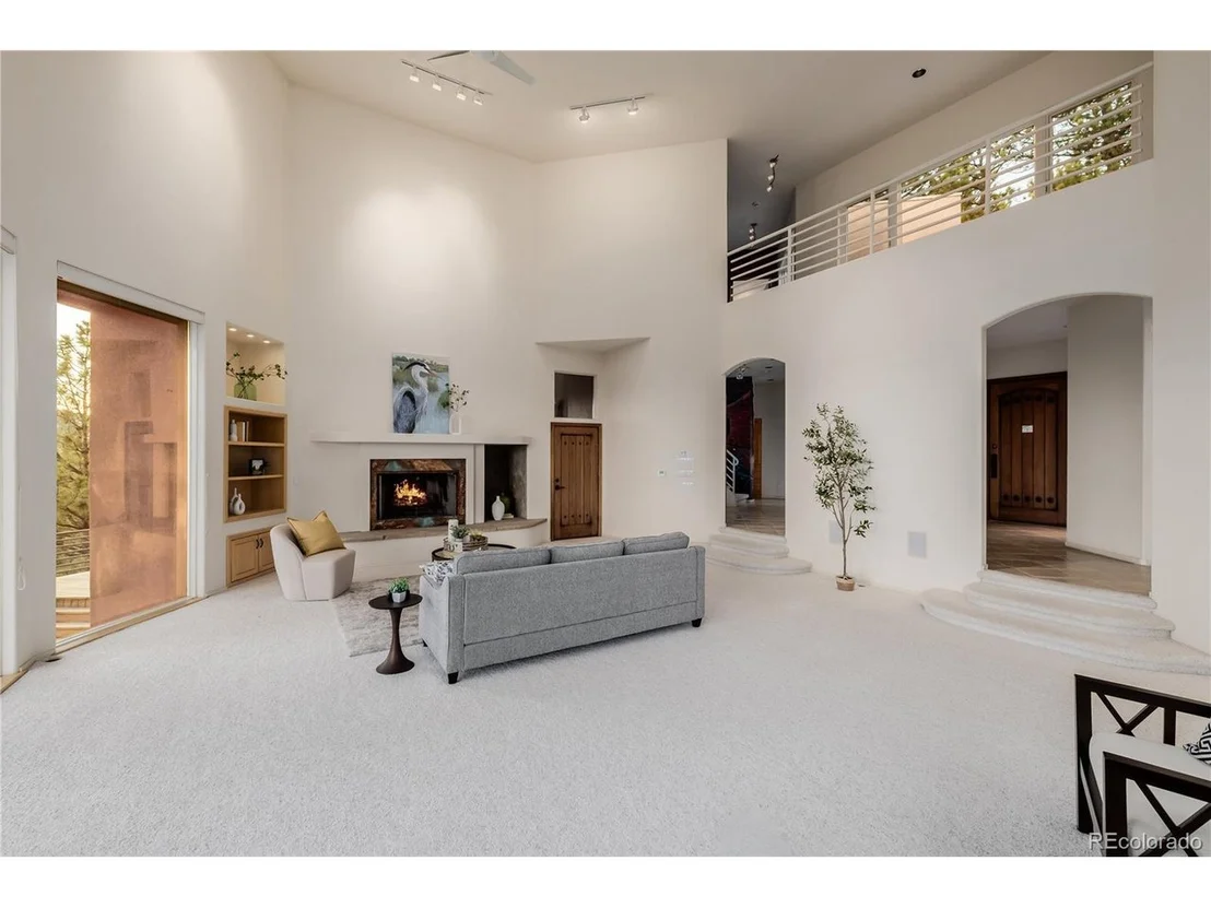Photo of 1077 Carriage Hills Dr