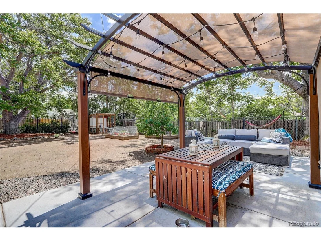 Photo of 3090 Jasmine St