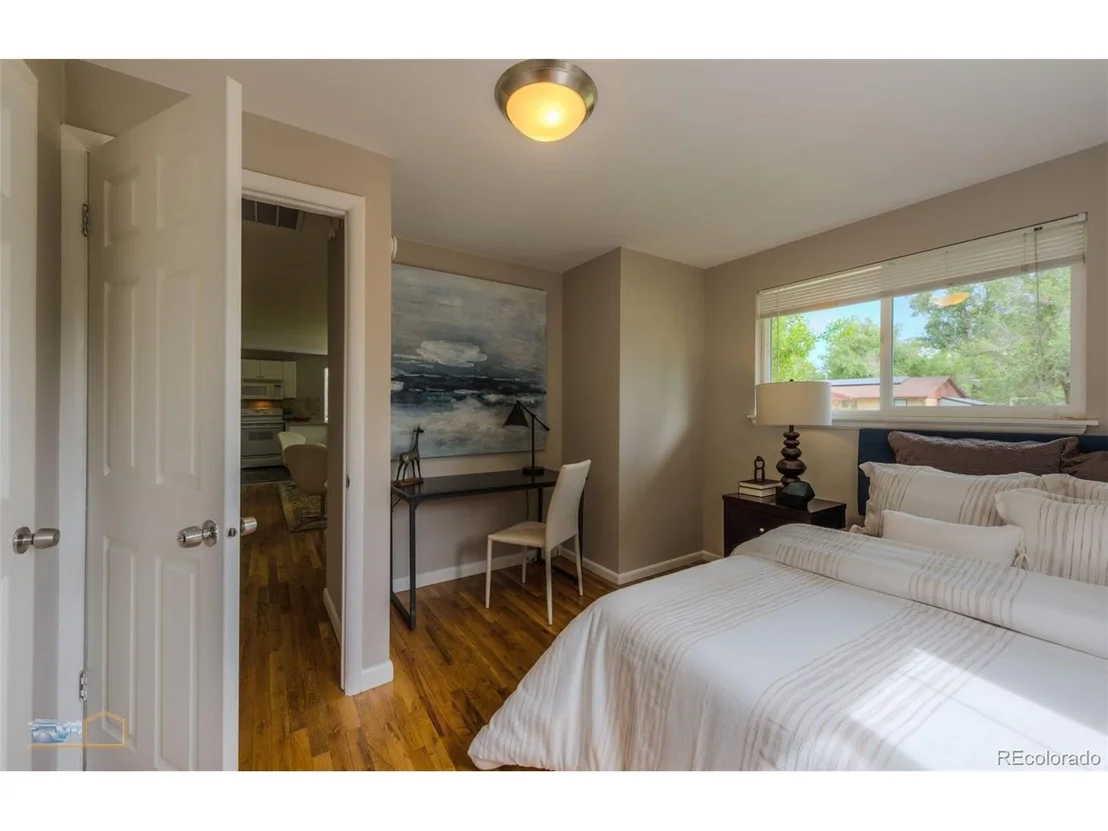 Photo of 3250 Euclid Ave